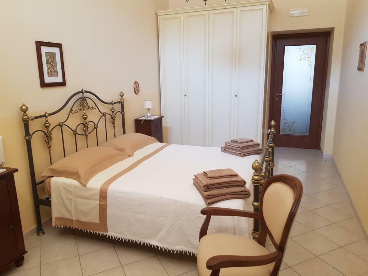 Half House Floridia Villa Bagian luar foto