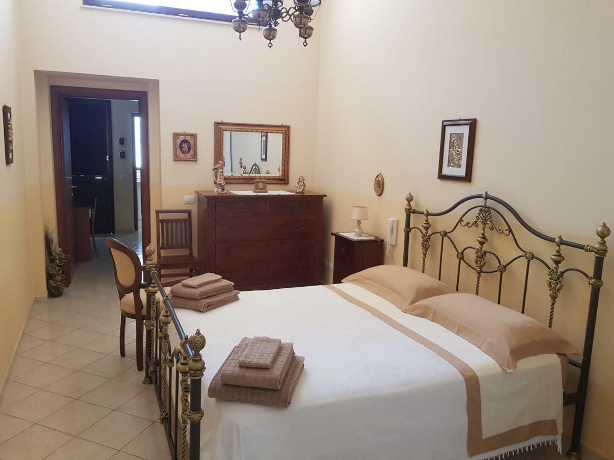 Half House Floridia Villa Bagian luar foto